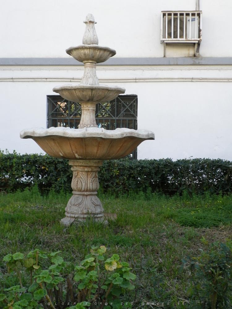 1506 la fontaine du musee.JPG